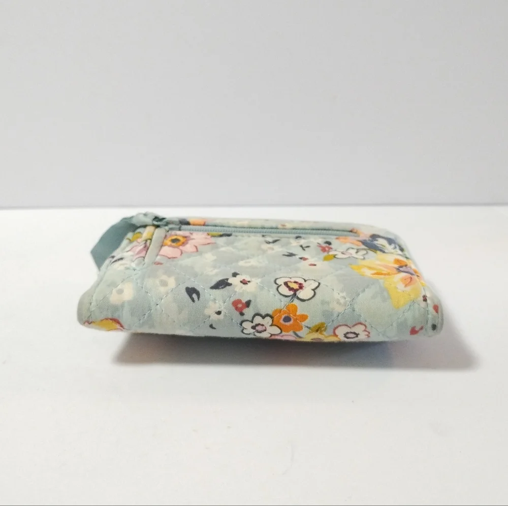 Vera Bradley wallet Light Blue Floral - Picture 5 of 9
